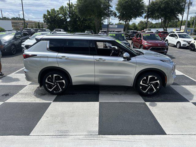 Photo of 2023 Alloy Silver Metallic Mitsubishi Outlander
