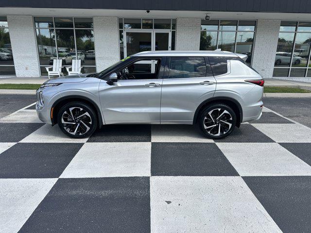 Photo of 2023 Alloy Silver Metallic Mitsubishi Outlander