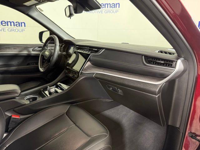Photo of 2024 Velvet Red Pearlcoat Jeep Grand Cherokee L