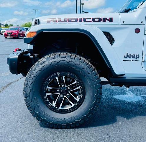 Photo of 2025 Bright White Clearcoat Jeep Wrangler