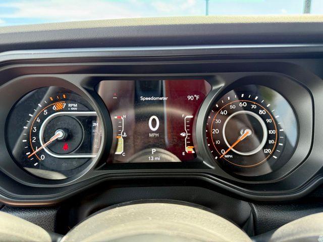Photo of 2025 Bright White Clearcoat Jeep Wrangler