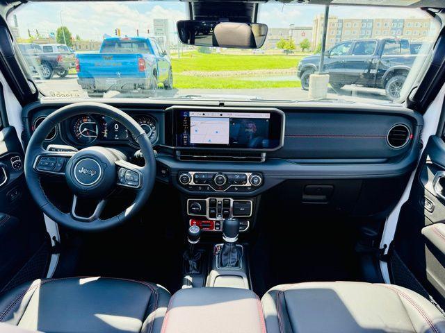 Photo of 2025 Bright White Clearcoat Jeep Wrangler