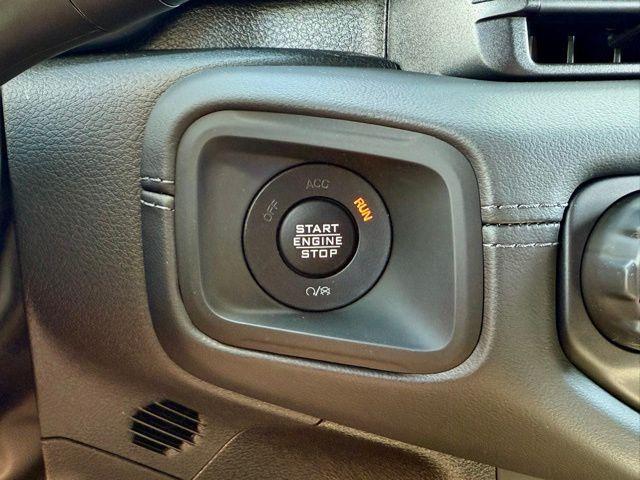 Photo of 2025 Bright White Clearcoat Jeep Wrangler