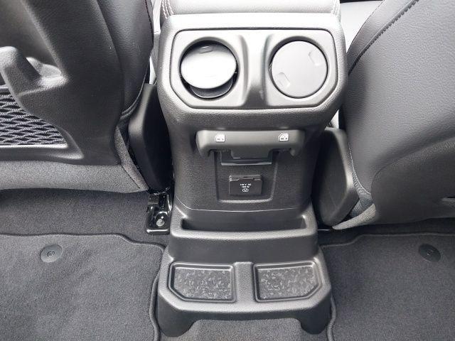 Photo of 2025 Bright White Clearcoat Jeep Wrangler