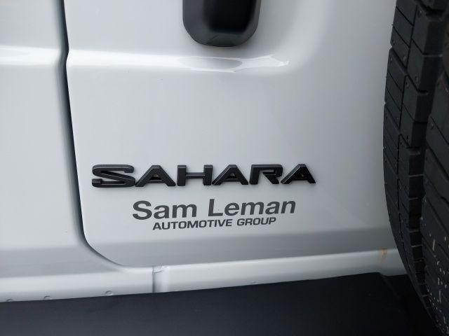 Photo of 2025 Bright White Clearcoat Jeep Wrangler