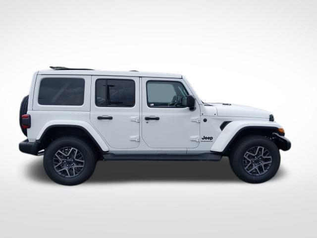 Photo of 2025 Bright White Clearcoat Jeep Wrangler