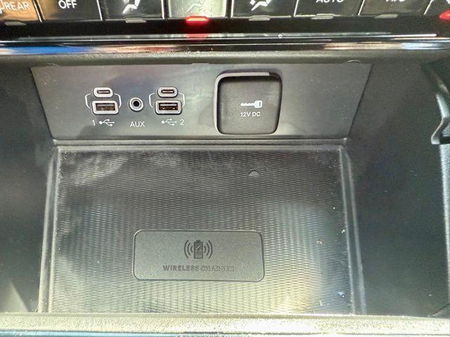 Photo of 2023 Silver Zynith Jeep Grand Cherokee L