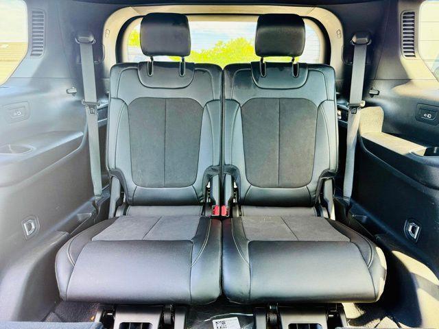 Photo of 2023 Silver Zynith Jeep Grand Cherokee L