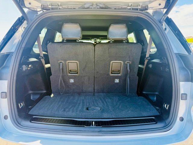 Photo of 2023 Silver Zynith Jeep Grand Cherokee L