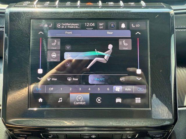 Photo of 2023 Silver Zynith Jeep Grand Cherokee L