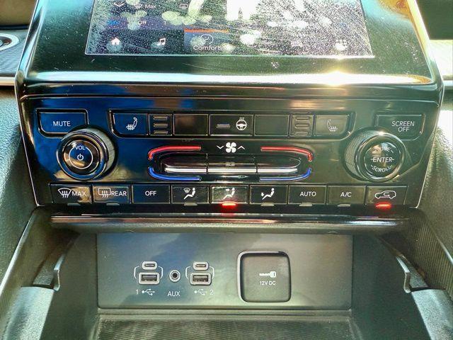 Photo of 2023 Silver Zynith Jeep Grand Cherokee L