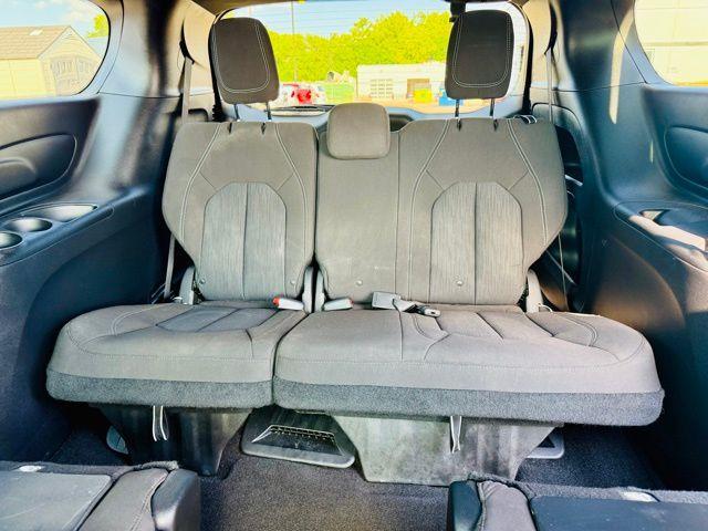 Photo of 2021 Granite Crystal Clearcoat Metallic Chrysler Pacifica