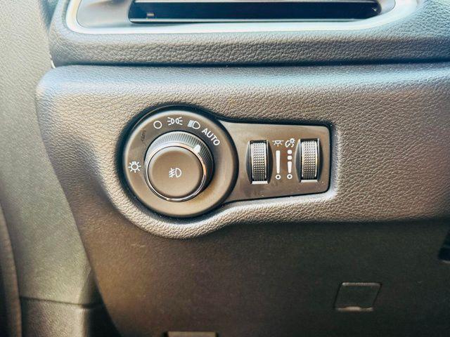 Photo of 2021 Granite Crystal Clearcoat Metallic Chrysler Pacifica