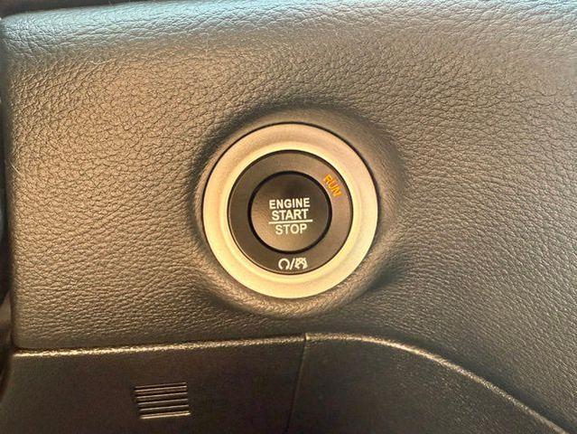 Photo of 2021 Granite Crystal Clearcoat Metallic Chrysler Pacifica