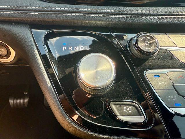 Photo of 2021 Granite Crystal Clearcoat Metallic Chrysler Pacifica