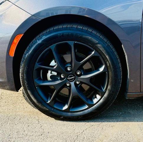 Photo of 2021 Granite Crystal Clearcoat Metallic Chrysler Pacifica