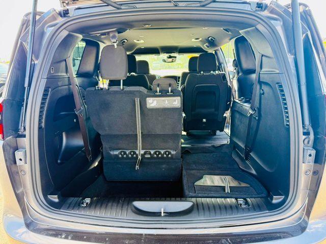 Photo of 2021 Granite Crystal Clearcoat Metallic Chrysler Pacifica