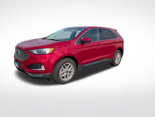 Photo of 2023 Rapid Red Metallic Tinted Clearcoat Ford Edge