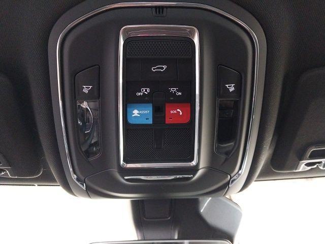 Photo of 2025 Metallic Jeep Grand Cherokee L