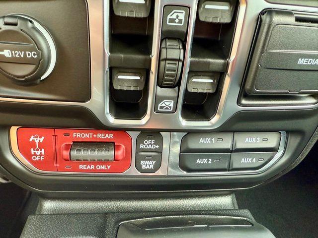 Photo of 2025 Anvil Clearcoat Jeep Wrangler