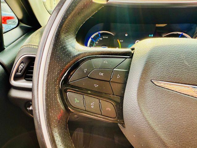 Photo of 2020 Bright White Clearcoat Chrysler Pacifica Hybrid