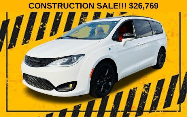 Photo of 2020 Bright White Clearcoat Chrysler Pacifica Hybrid