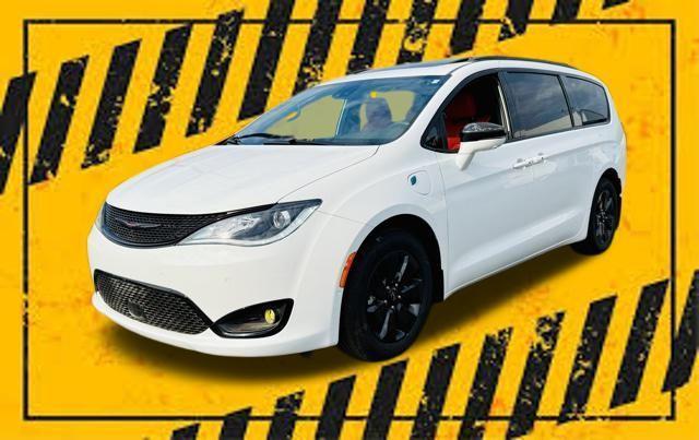 Photo of 2020 Bright White Clearcoat Chrysler Pacifica Hybrid