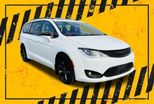 Photo of 2020 Bright White Clearcoat Chrysler Pacifica Hybrid