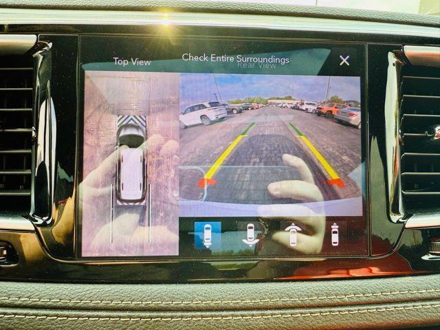 Photo of 2020 Bright White Clearcoat Chrysler Pacifica Hybrid