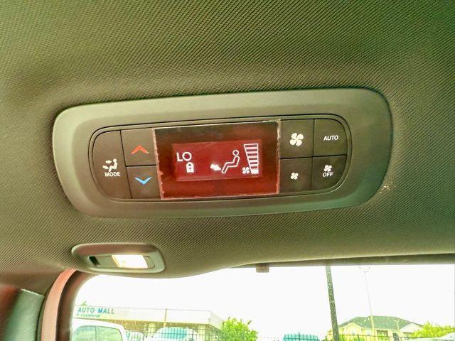Photo of 2020 Bright White Clearcoat Chrysler Pacifica Hybrid