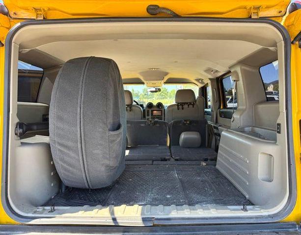 Photo of 2004 Yellow Hummer H2