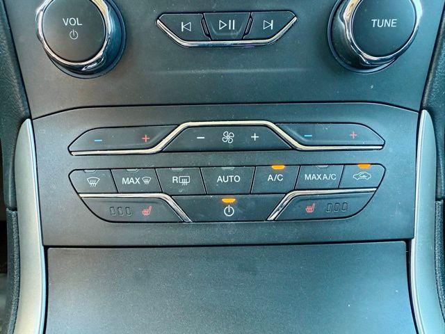 Photo of 2020 Black Ford Edge