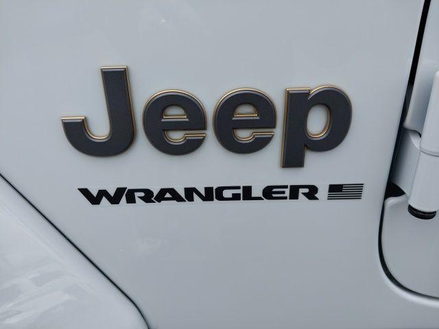 Photo of 2025 Bright White Clearcoat Jeep Wrangler