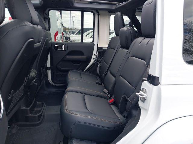Photo of 2025 Bright White Clearcoat Jeep Wrangler