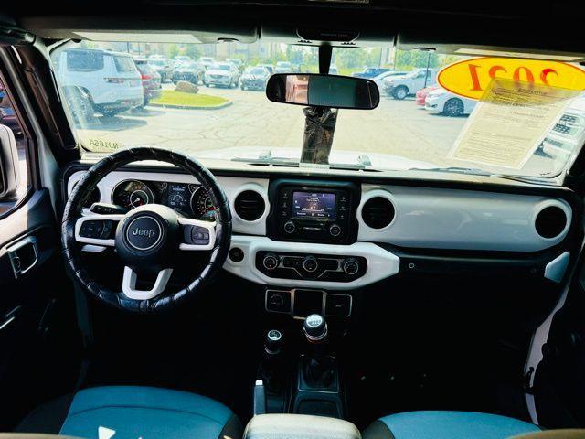 Photo of 2021 Bright White Clearcoat Jeep Wrangler
