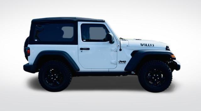 Photo of 2021 Bright White Clearcoat Jeep Wrangler