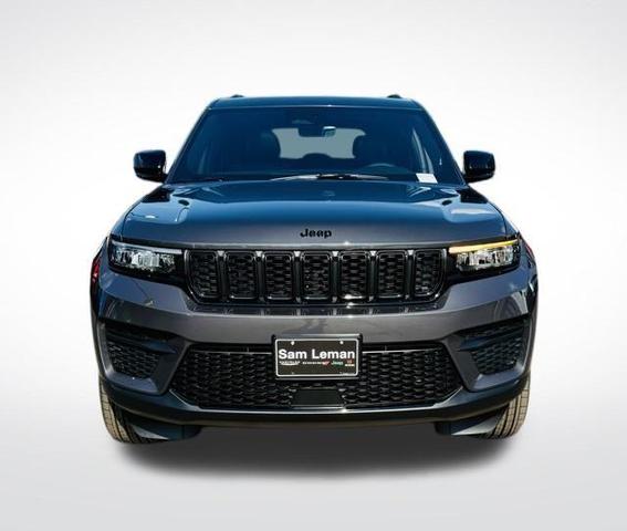 Photo of 2025 Metallic Jeep Grand Cherokee