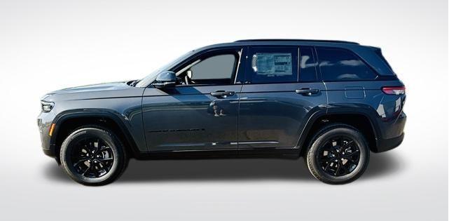 Photo of 2025 Metallic Jeep Grand Cherokee