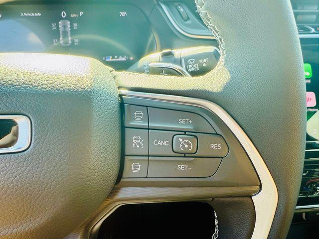 Photo of 2025 Metallic Jeep Grand Cherokee