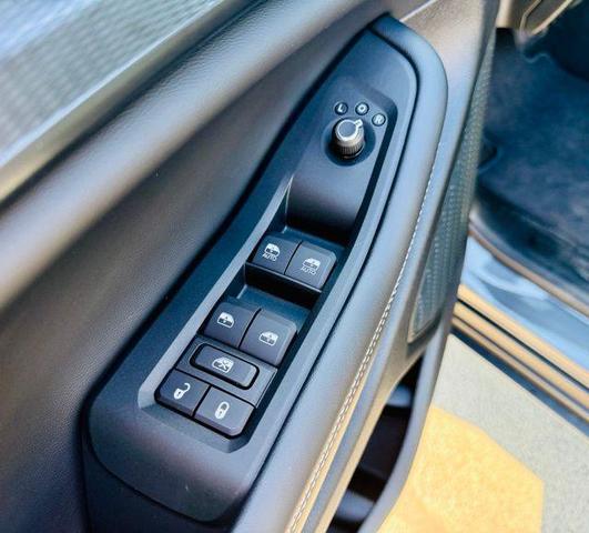 Photo of 2025 Metallic Jeep Grand Cherokee