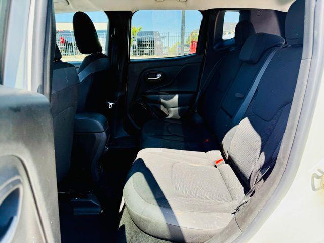 Photo of 2018 Alpine White Jeep Renegade