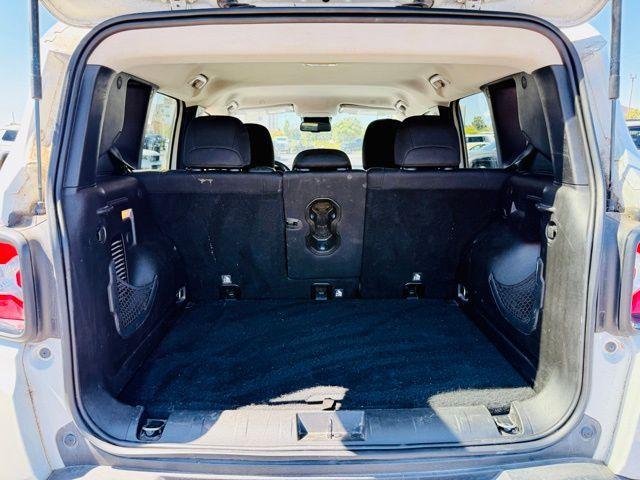 Photo of 2018 Alpine White Jeep Renegade