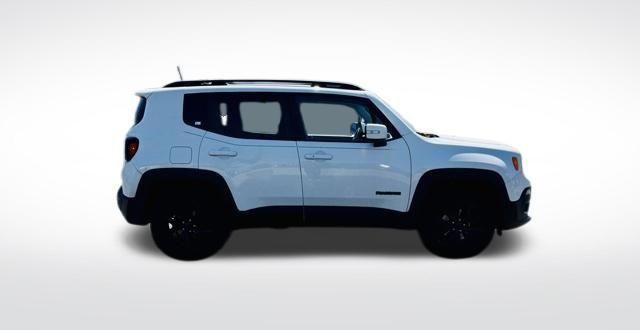 Photo of 2018 Alpine White Jeep Renegade