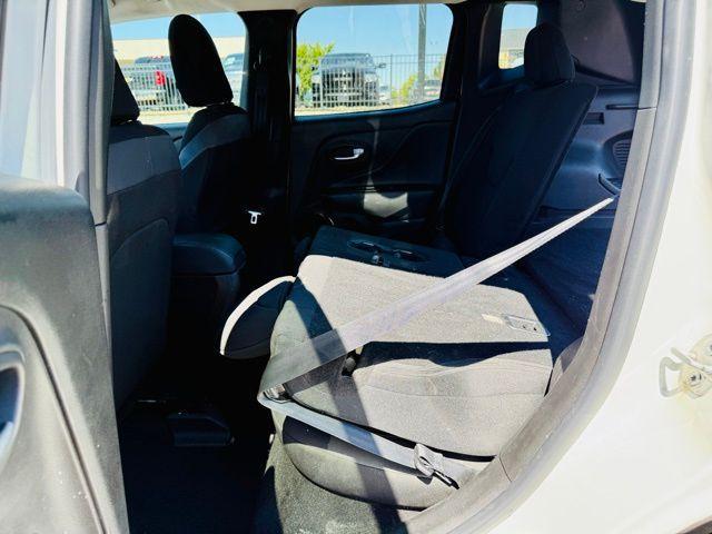 Photo of 2018 Alpine White Jeep Renegade