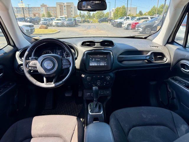 Photo of 2018 Alpine White Jeep Renegade