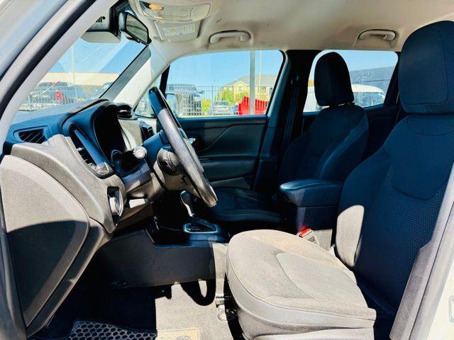 Photo of 2018 Alpine White Jeep Renegade