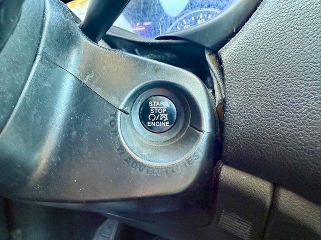 Photo of 2018 Alpine White Jeep Renegade