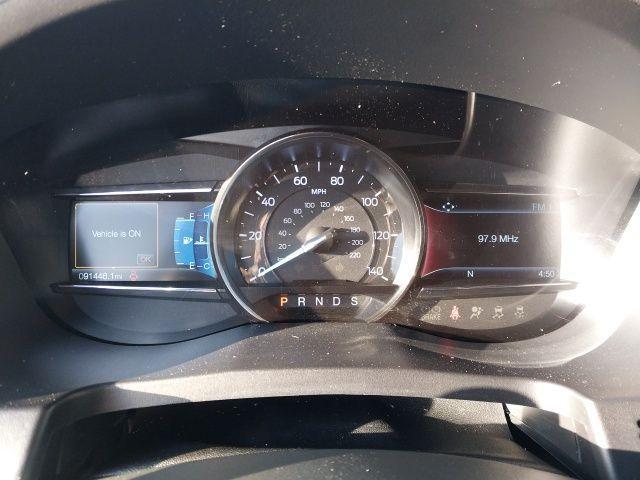 Photo of 2019 White Platinum Ford Explorer