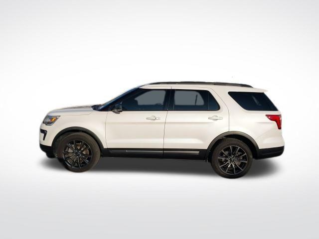 Photo of 2019 White Platinum Ford Explorer