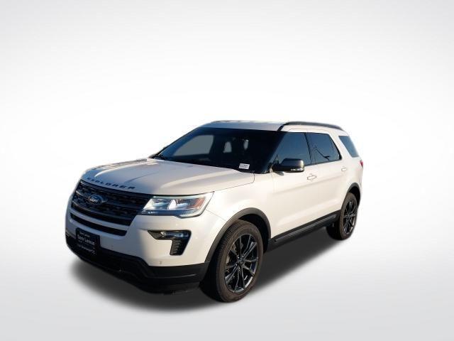 Photo of 2019 White Platinum Ford Explorer